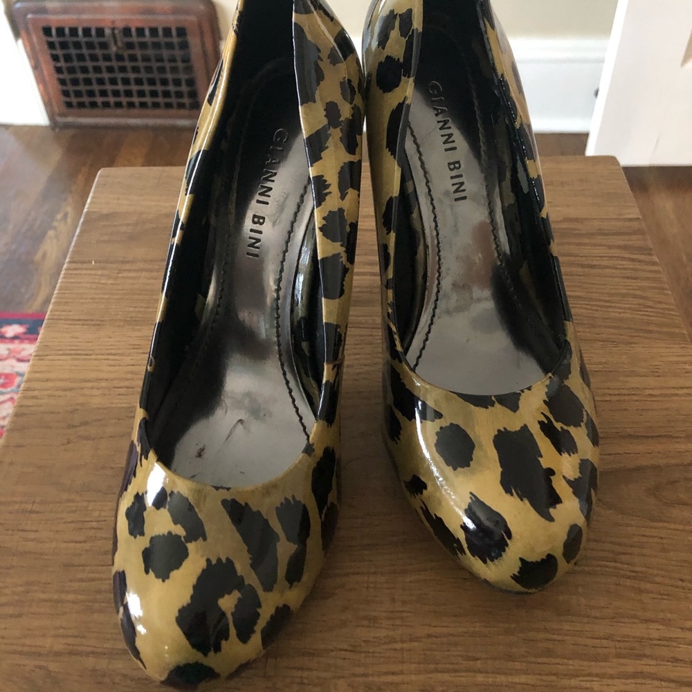 Heels - Picture 3 of 5